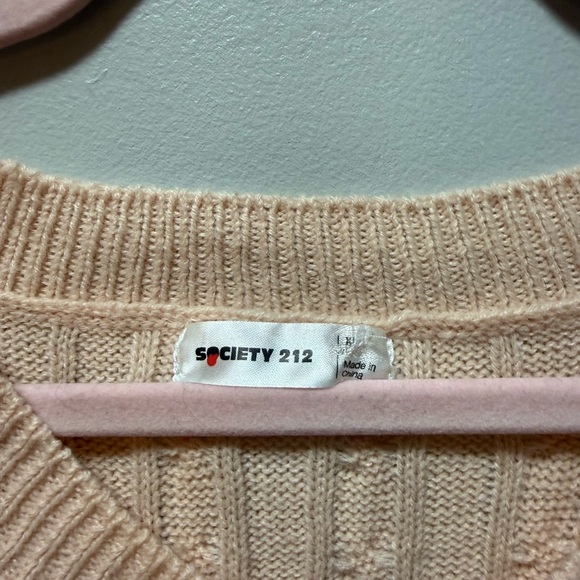 Cable Knit Sleeveless Sweater Vest - Picture 2 of 4